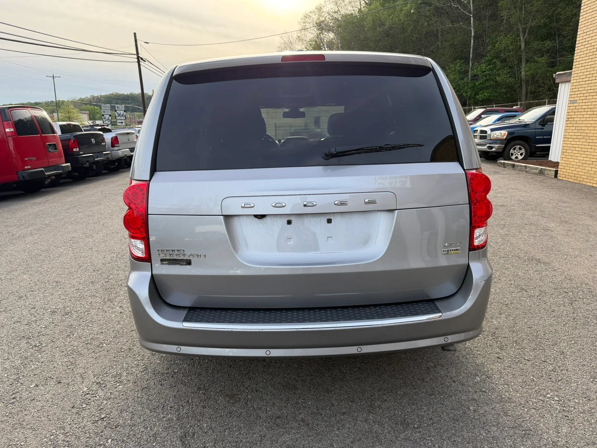Used 2019 Dodge Grand Caravan GT w/ Safety Sphere Group FWD image 8