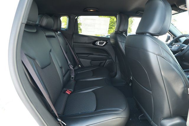 New 2026 Jeep Compass Latitude AWD/4WD image 28