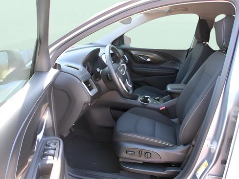 Used 2023 GMC Terrain SLE w/ Driver Convenience Package image 13