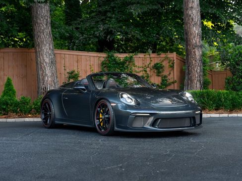 Used 2019 Porsche 911 Speedster RWD image 4