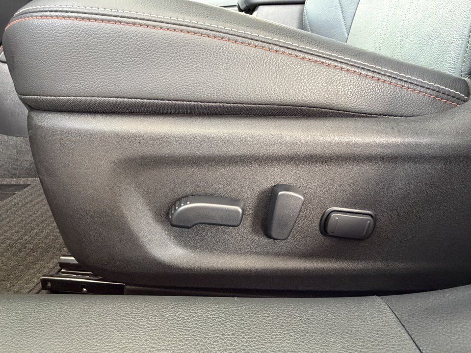 Used 2025 Nissan Altima 2.5 SR w/ SR Premium Package FWD image 11