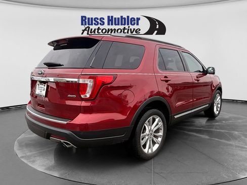 Used 2018 Ford Explorer XLT w/ Equipment Group 202A AWD/4WD image 7