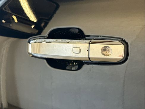 New 2025 GMC Sierra 2500 Denali Ultimate image 16