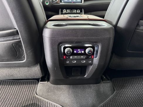 Certified 2023 GMC Yukon Denali Ultimate AWD/4WD image 33