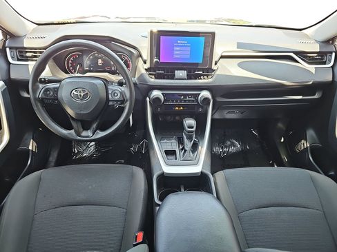Used 2023 Toyota RAV4 LE AWD/4WD image 9