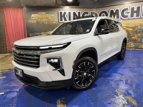 New 2026 Chevrolet Traverse LT w/ Sun and Wheel Package image 2