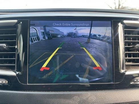 Used 2017 Chrysler Pacifica Touring-L image 45