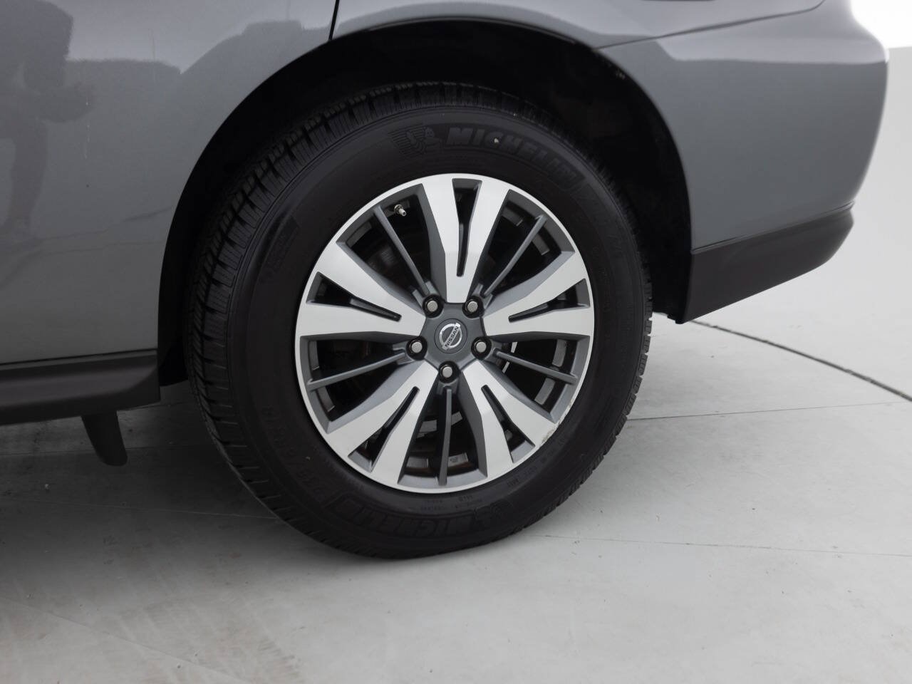 Used 2019 Nissan Pathfinder SL AWD/4WD image 22