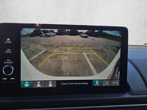 Used 2025 Honda Pilot EX-L image 13