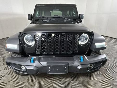 Used 2023 Jeep Wrangler Unlimited w/ Cold Weather Group AWD/4WD image 7
