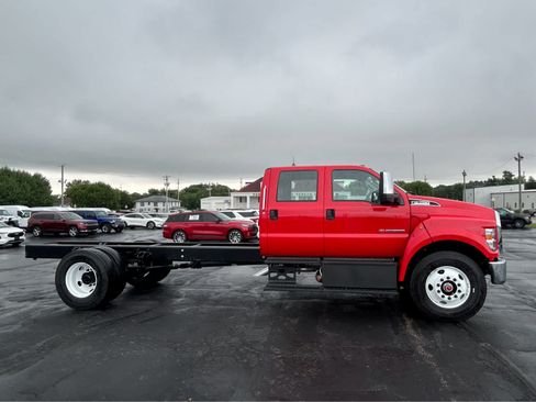 New 2026 Ford F750 2WD Crew Cab Super Duty image 4