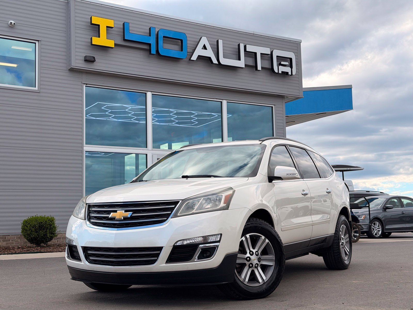 Used 2015 Chevrolet Traverse LT AWD/4WD image 1