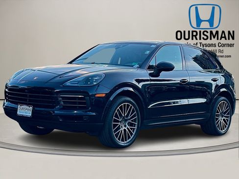 Used 2023 Porsche Cayenne Platinum Edition image 2