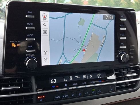 Certified 2024 Toyota Sienna XLE image 18