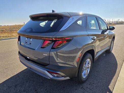 New 2026 Hyundai Tucson SE image 5
