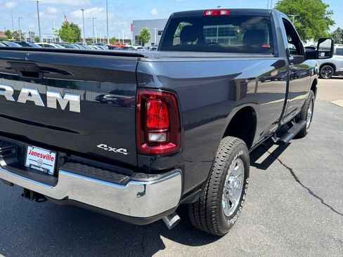 Used 2026 RAM 2500 Tradesman w/ Chrome Appearance Group AWD/4WD image 3