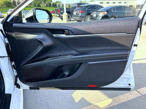 Used 2024 Toyota Camry SE image 16