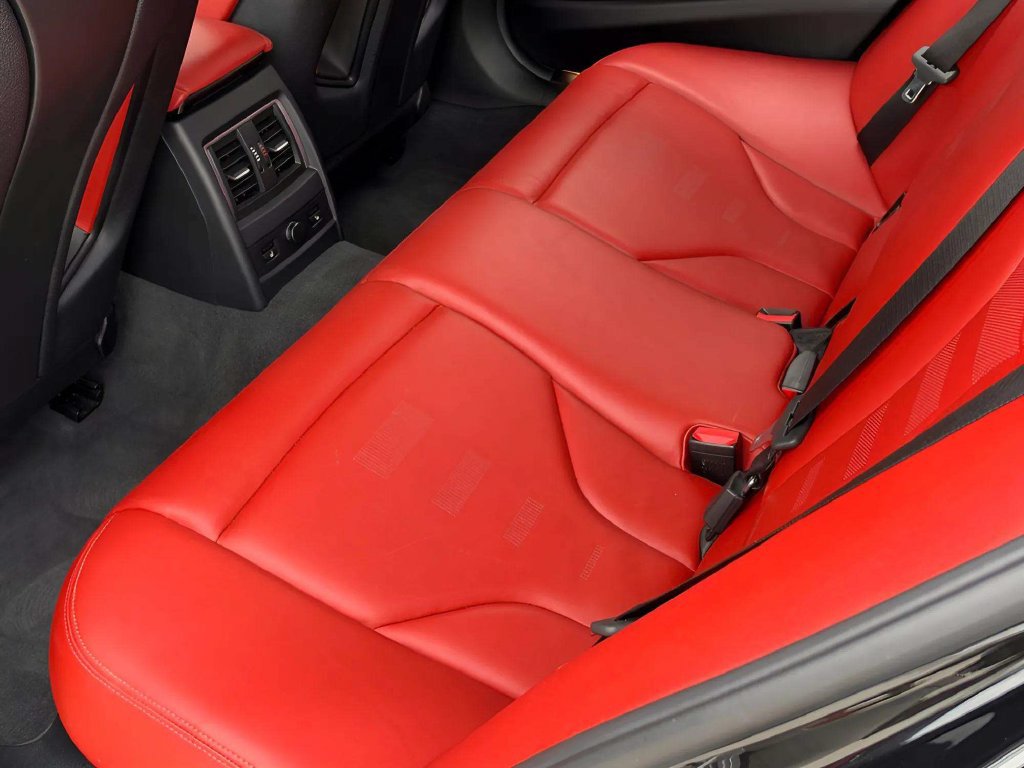 Used 2018 BMW M3 RWD image 13