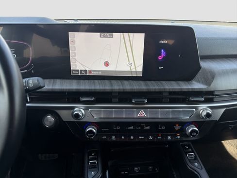 Used 2023 Kia Telluride EX image 16