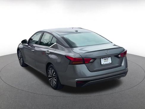 Used 2025 Nissan Altima 2.5 SV FWD image 9