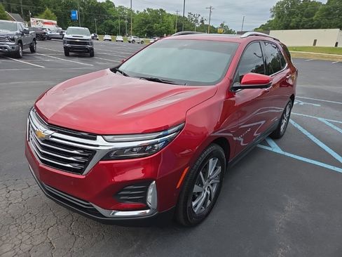 Used 2024 Chevrolet Equinox Premier FWD image 3