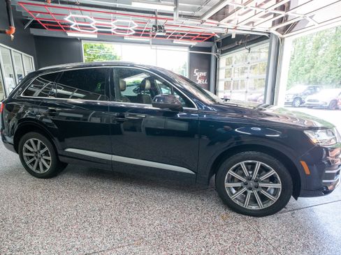Used 2018 Audi Q7 3.0T Prestige AWD/4WD image 5