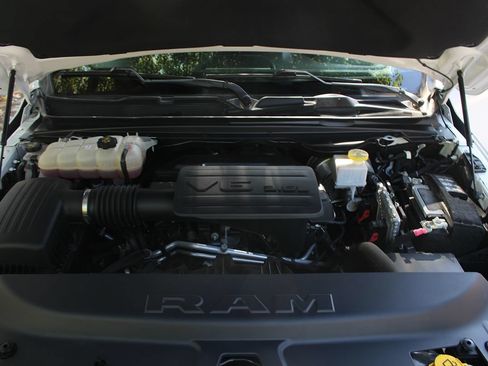 Used 2021 RAM 1500 Big Horn AWD/4WD image 40