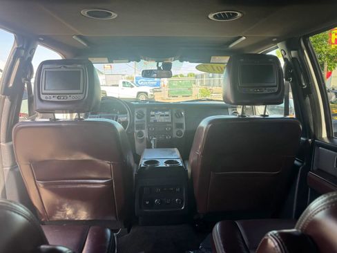 Used 2017 Ford Expedition Platinum RWD image 19