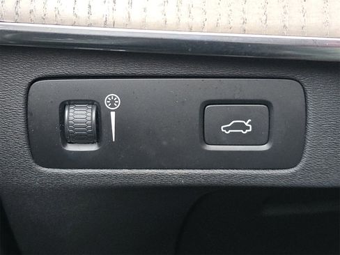 Used 2022 Volvo XC90 T6 Inscription image 19