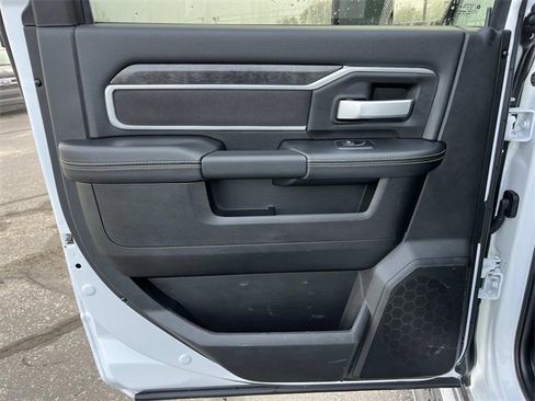 Used 2024 RAM 3500 Big Horn image 21