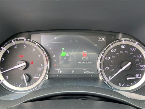 Used 2022 Toyota Highlander XLE FWD image 25
