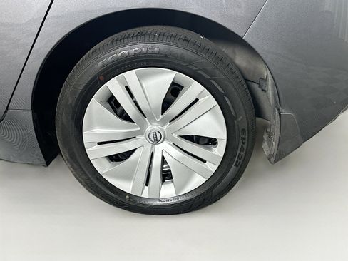 Used 2025 Nissan Leaf S image 11