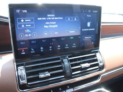 Used 2023 Lincoln Navigator Reserve RWD image 16