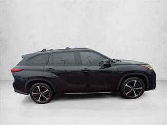 Used 2021 Toyota Highlander XSE AWD/4WD video 4