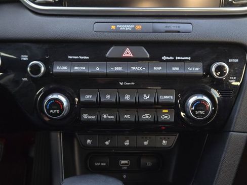 Used 2022 Kia Sportage EX w/ EX Technology Package image 19