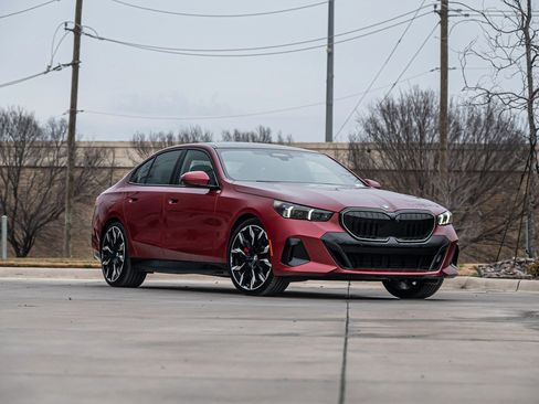 Certified 2024 BMW 540i xDrive image 2