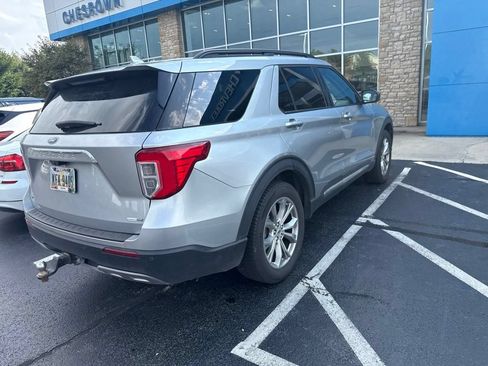 Used 2020 Ford Explorer XLT w/ Equipment Group 202A AWD/4WD image 4