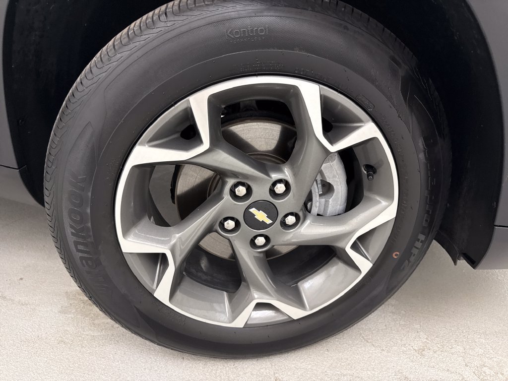 Used 2024 Chevrolet Trax LT w/ Driver Confidence Package FWD image 31