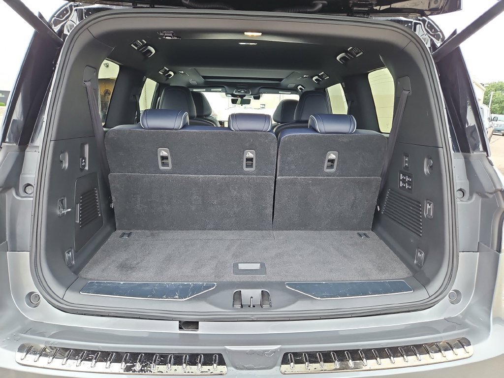 Certified 2026 INFINITI QX80 4WD w/ Sport Exterior Package image 28