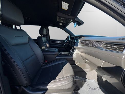 Used 2023 GMC Yukon XL Denali w/ Max Trailering Package image 15