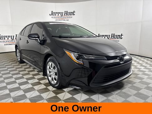 Used 2026 Toyota Corolla LE FWD image 4