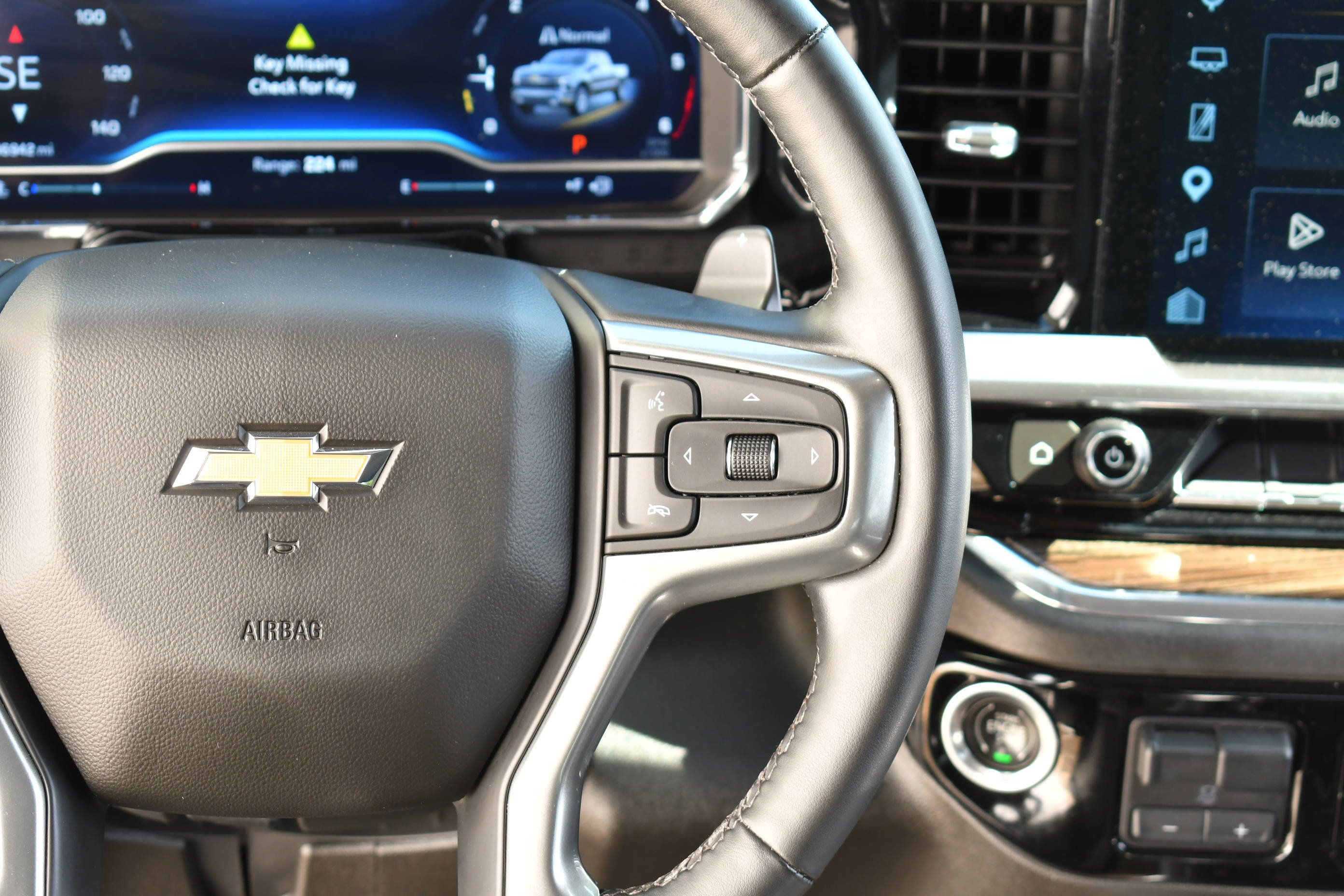Used 2023 Chevrolet Silverado 1500 LT w/ Leather Package RWD image 18