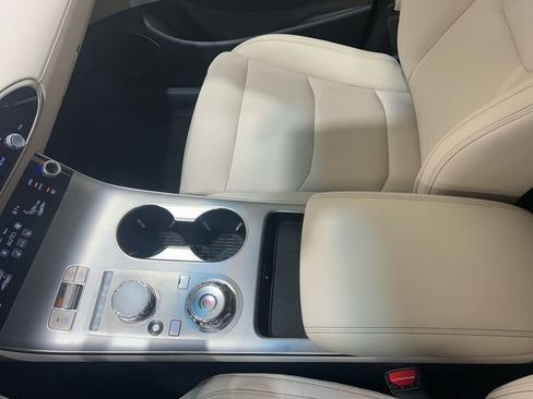 Used 2026 Genesis GV70 2.5T Advanced image 16