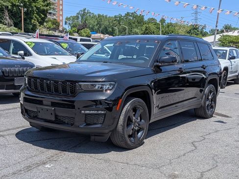 Used 2023 Jeep Grand Cherokee L Limited w/ Luxury Tech Group II AWD/4WD image 2