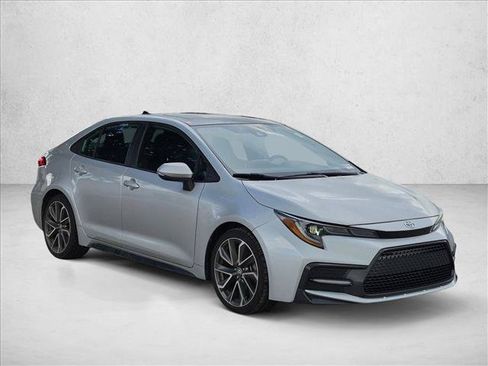 Used 2021 Toyota Corolla SE w/ SE Premium Package FWD image 3