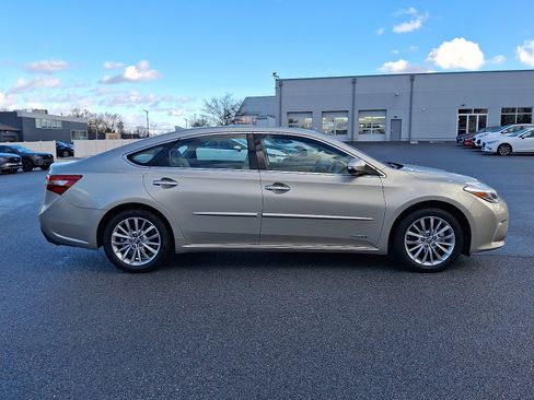 Used 2016 Toyota Avalon Limited image 11