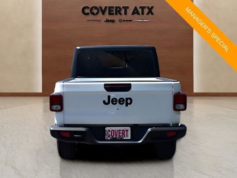 New 2025 Jeep Gladiator Sport image 4