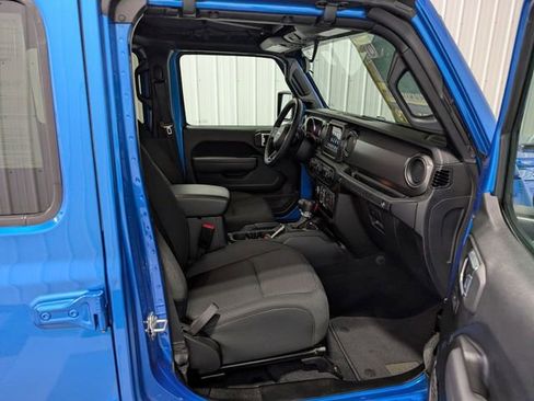 Used 2022 Jeep Wrangler Unlimited Sport image 25