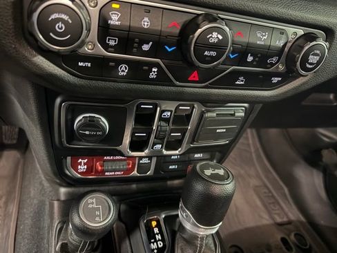 Used 2024 Jeep Wrangler Willys image 15