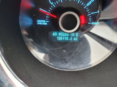 Used 2013 Ford Mustang Convertible image 3